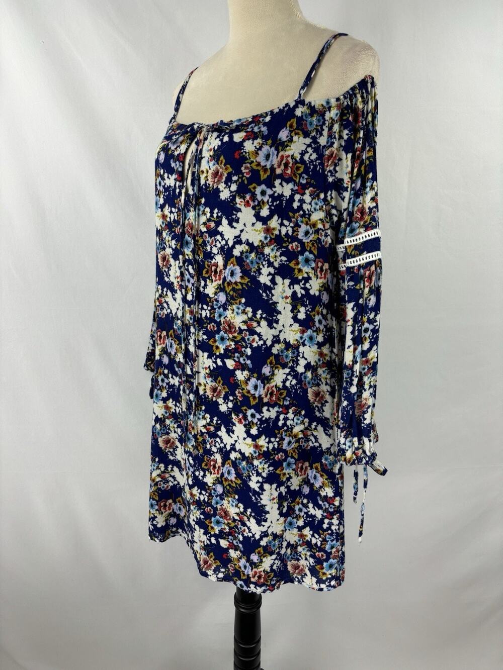 WAYF Off Shoulder Dress Blue Floral Medium Boho Cold Shoulder Boho